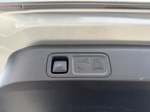 Used 2024 Ford Expedition XLT AWD/4WD image 6