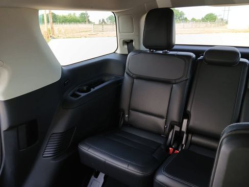 Used 2025 Ford Expedition Platinum AWD/4WD image 92