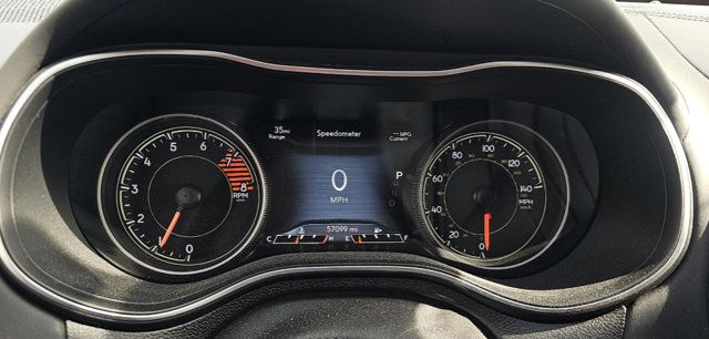 Used 2019 Jeep Cherokee Overland w/ Technology Group AWD/4WD image 16