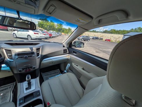 Used 2011 Subaru Outback 2.5i Premium w/ All-Weather Pkg AWD/4WD image 34