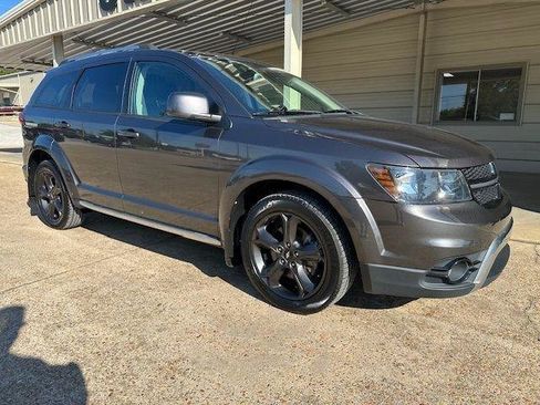 Used 2019 Dodge Journey Crossroad w/ Mopar All Weather Group FWD image 2