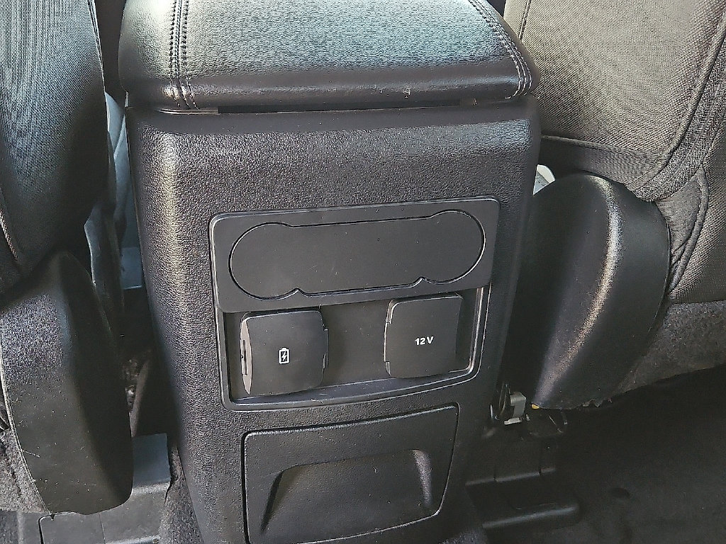 Used 2023 Ford Explorer XLT RWD image 18