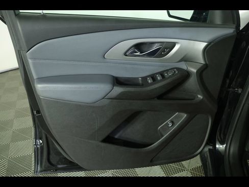 Used 2018 Chevrolet Traverse LT AWD/4WD image 16