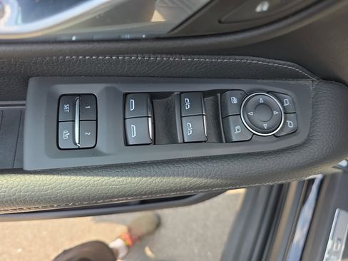 Used 2021 GMC Yukon Denali AWD/4WD image 27