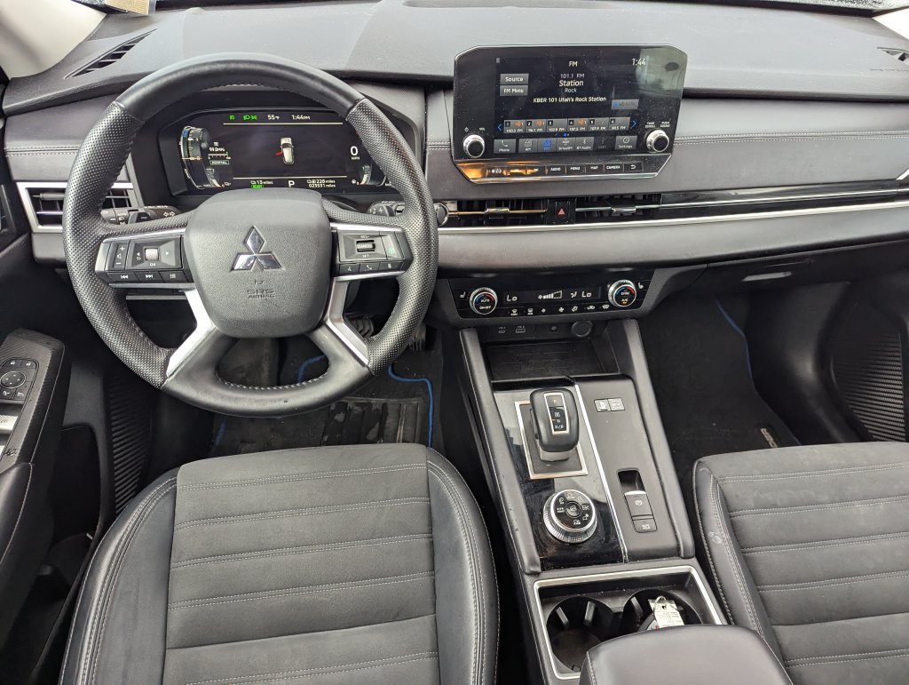 Used 2023 Mitsubishi Outlander 4WD Plug-In Hybrid image 31