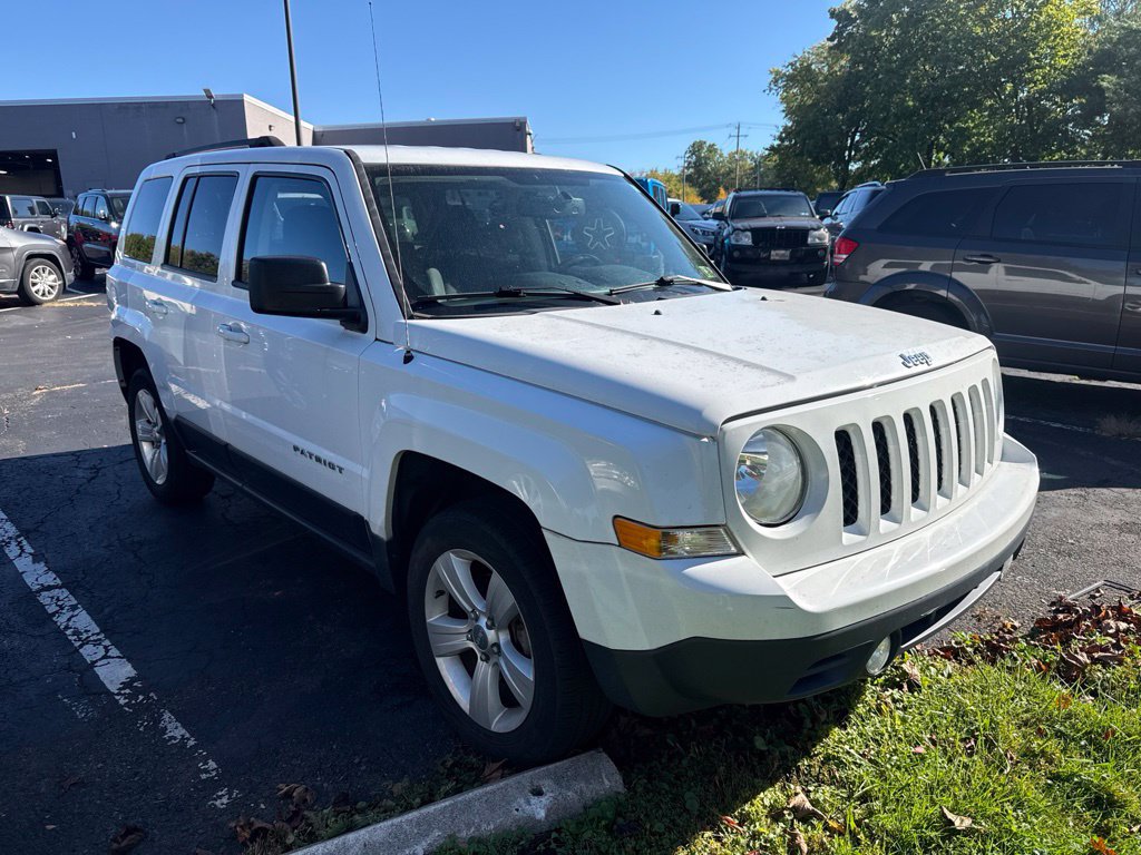 Used 2016 Jeep Patriot Latitude AWD/4WD image 3