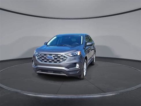 Used 2022 Ford Edge SEL w/ Convenience Package image 3