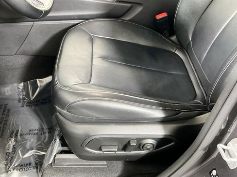 Used 2022 Jeep Grand Cherokee Limited image 18