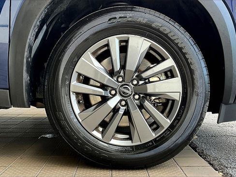 Used 2024 Nissan Pathfinder SV image 39