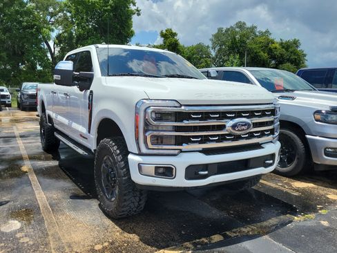 Used 2024 Ford F350 Platinum w/ Tremor Off-Road Package AWD/4WD image 6