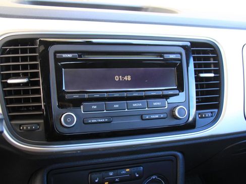 Used 2012 Volkswagen Beetle 2.5 image 14