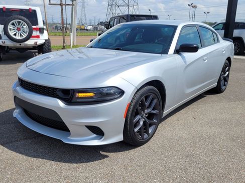 Used 2021 Dodge Charger SXT w/ Blacktop Package RWD image 11