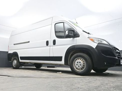 Used 2025 RAM ProMaster 2500 w/ Convenience Group image 28