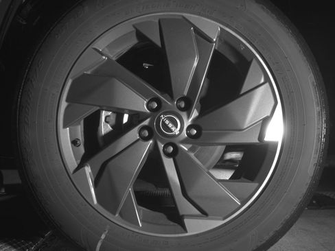 Used 2025 Nissan Rogue SV image 12