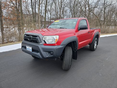 Used 2014 Toyota Tacoma 4x4 Regular Cab image 4