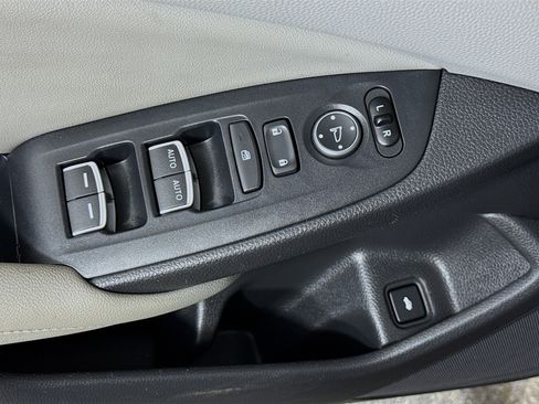 Used 2019 Honda Accord LX image 24