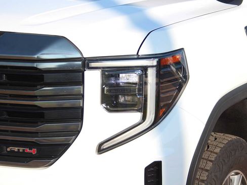 Used 2024 GMC Sierra 1500 AT4 w/ Technology Package AWD/4WD image 6