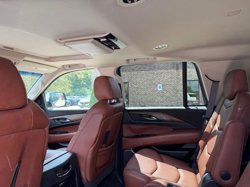 Used 2016 Cadillac Escalade Premium RWD image 15
