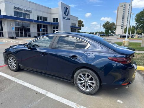 Used 2019 MAZDA MAZDA3 Sedan FWD image 3