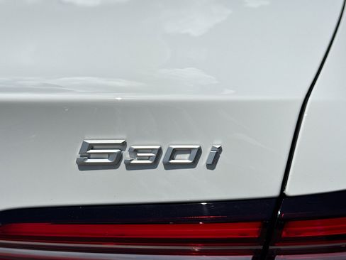 New 2027 BMW 530i w/ Premium Package RWD image 11