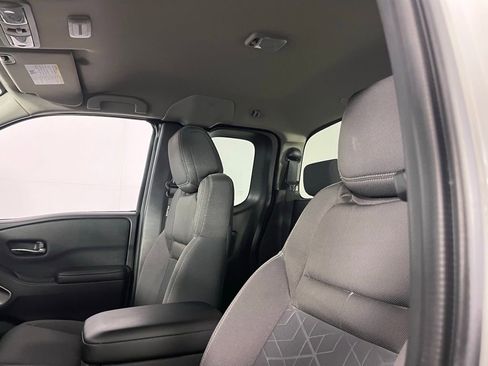 Used 2025 Nissan Frontier SV image 24