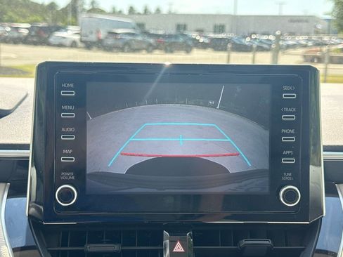 Used 2020 Toyota Corolla LE FWD image 25