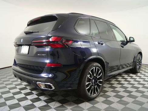 Used 2026 BMW X5 xDrive40i w/ M Sport Package image 3