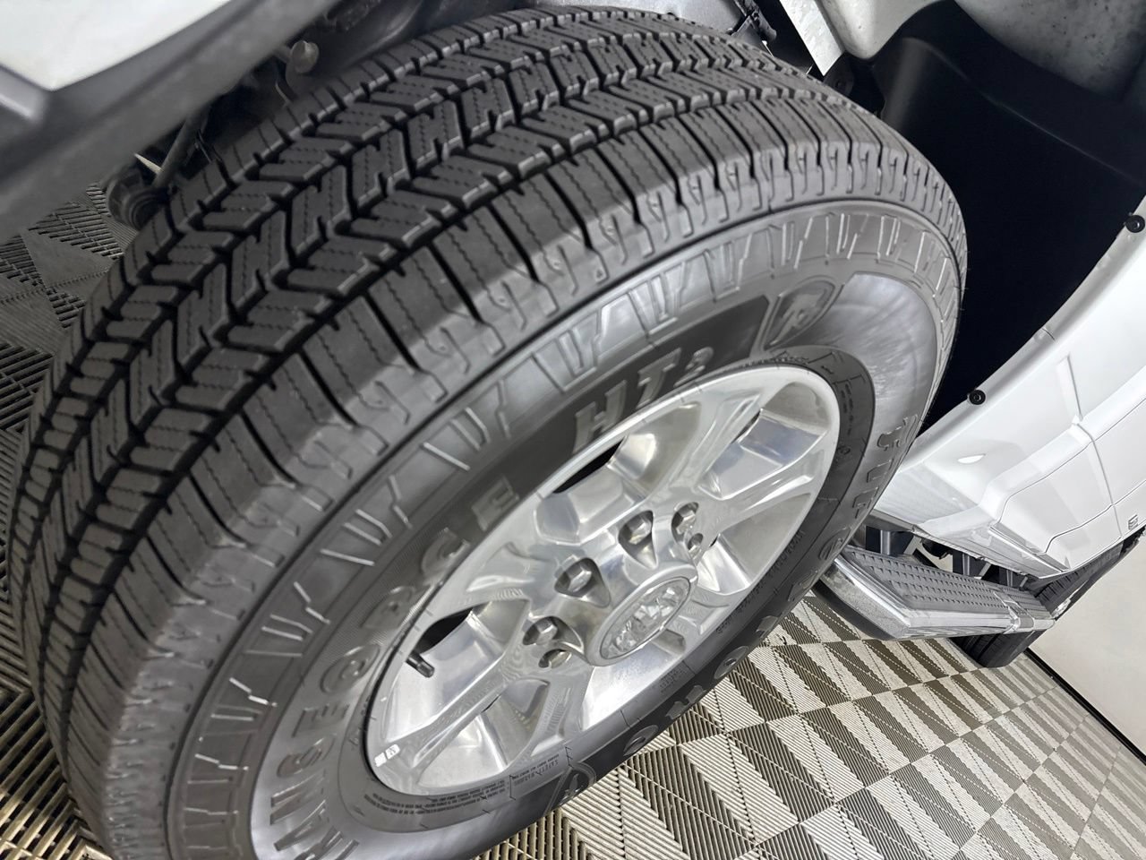 Used 2025 RAM 2500 Big Horn AWD/4WD image 34