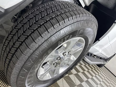 Used 2025 RAM 2500 Big Horn AWD/4WD image 34