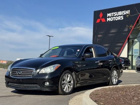 Used 2011 INFINITI M37 w/ Premium Pkg image 7