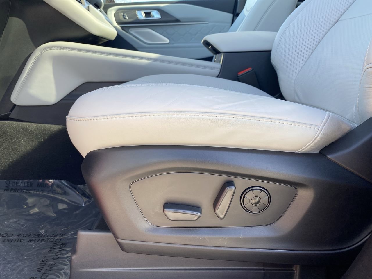 New 2026 Ford Explorer Platinum w/ LUX Leather Package AWD/4WD image 22