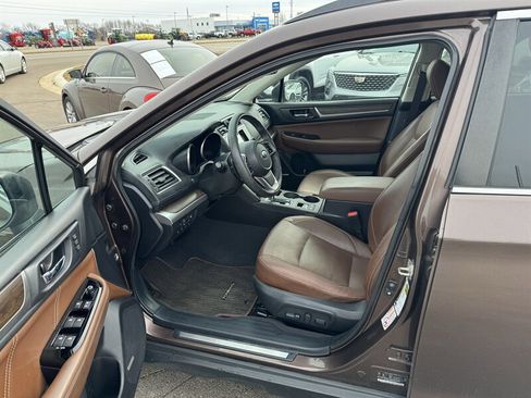 Used 2019 Subaru Outback 3.6R Touring image 7