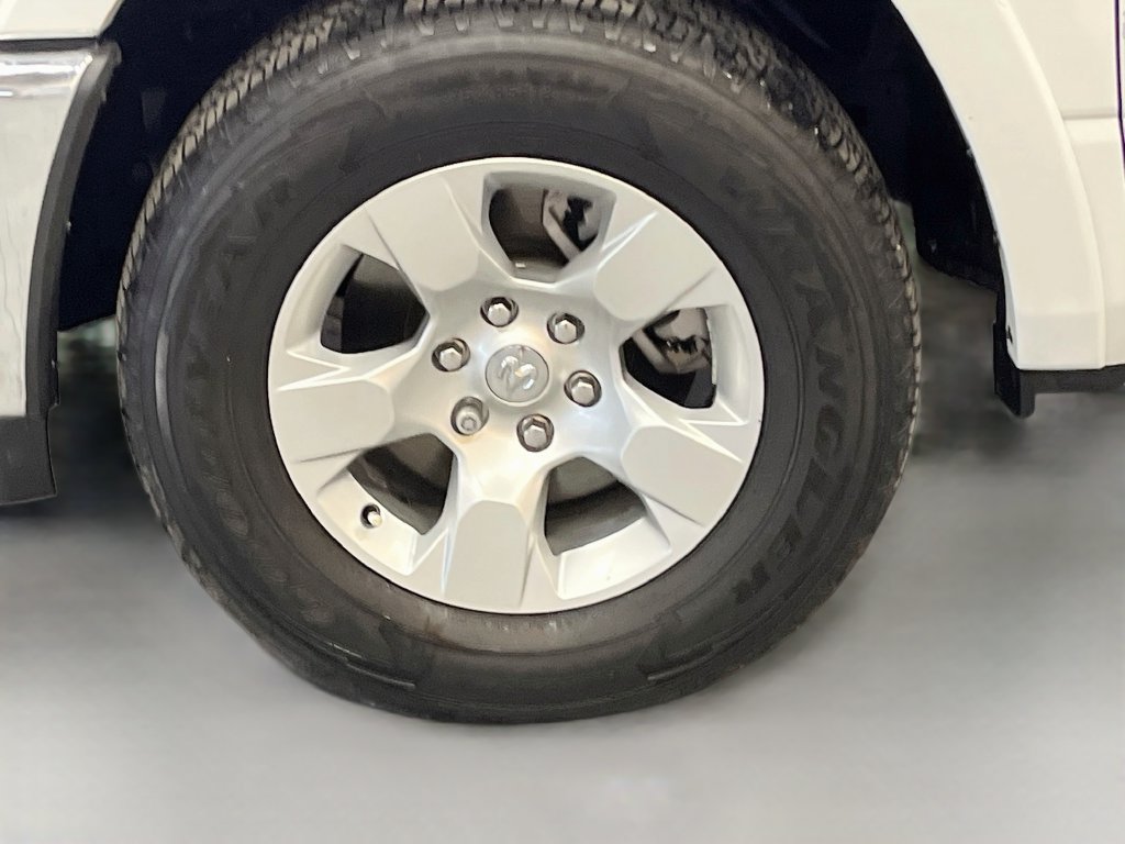 Used 2025 RAM 1500 Big Horn AWD/4WD image 31