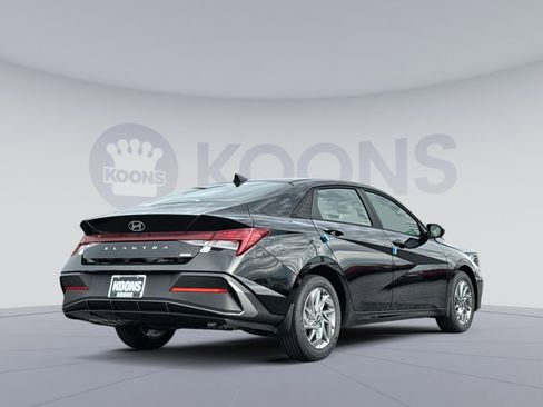 New 2026 Hyundai Elantra Blue image 7