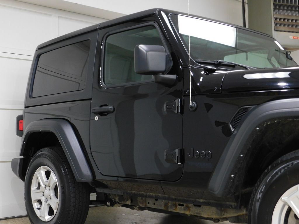 Used 2021 Jeep Wrangler Sport AWD/4WD image 12