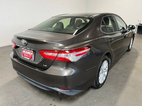 Used 2018 Toyota Camry LE FWD image 3