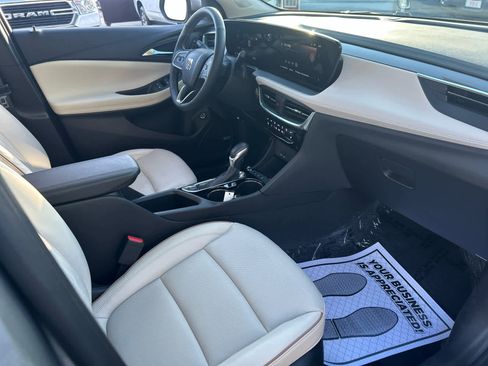 Used 2024 Buick Encore GX Avenir w/ Avenir Technology Package image 27
