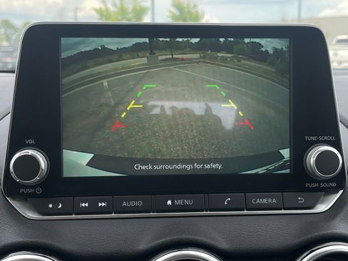 Used 2024 Nissan Sentra SV FWD image 2