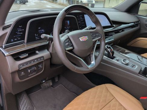 Used 2024 Cadillac Escalade Sport w/ LPO, ONYX Package image 2