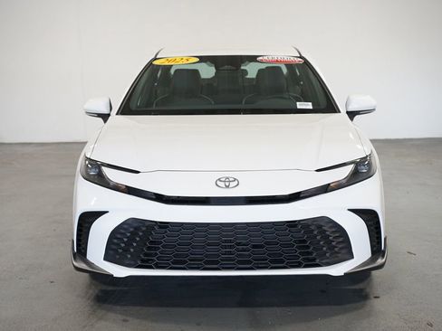 Certified 2025 Toyota Camry SE image 2