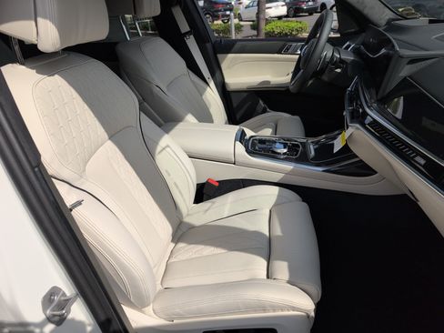 New 2026 BMW X7 M60i AWD/4WD image 33