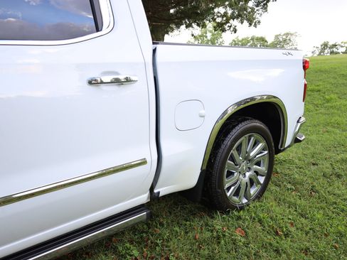 Used 2022 Chevrolet Silverado 1500 LTZ w/ LTZ Premium Package image 21