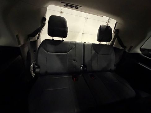 Used 2014 Lexus LX 570 4WD image 38