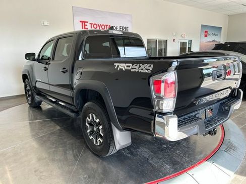 Used 2022 Toyota Tacoma TRD Off-Road AWD/4WD image 4