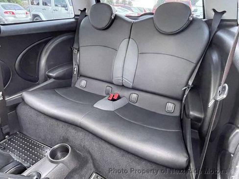Used 2010 MINI Cooper Hardtop image 11