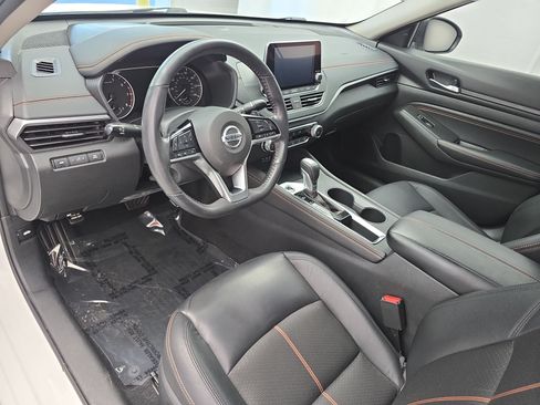 Certified 2021 Nissan Altima 2.5 SR w/ SR Premium Package FWD image 15