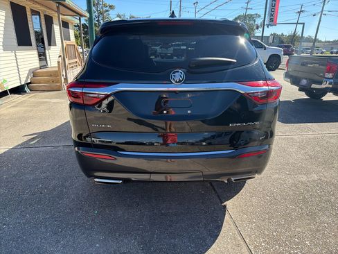 Used 2018 Buick Enclave Essence image 6