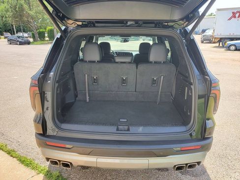 Used 2026 Chevrolet Traverse LT AWD/4WD image 21