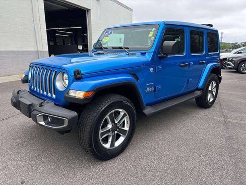 Used 2023 Jeep Wrangler Unlimited Sahara w/ Cold Weather Group AWD/4WD image 2