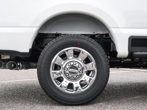 New 2026 Ford F250 Lariat w/ Lariat Premium Package image 12